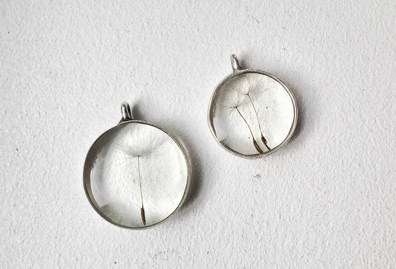 Necklace with real dandelion seeds