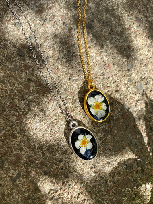SMULTRON - Oval necklace with a real Smultron flower (Wild Strawberry flower in Swedish)