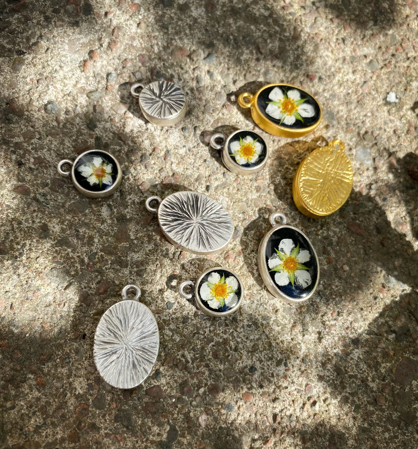 SMULTRON - Oval necklace with a real Smultron flower (Wild Strawberry flower in Swedish)