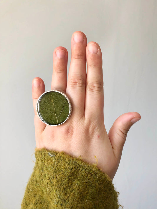Statement ring with real Aspen leaf