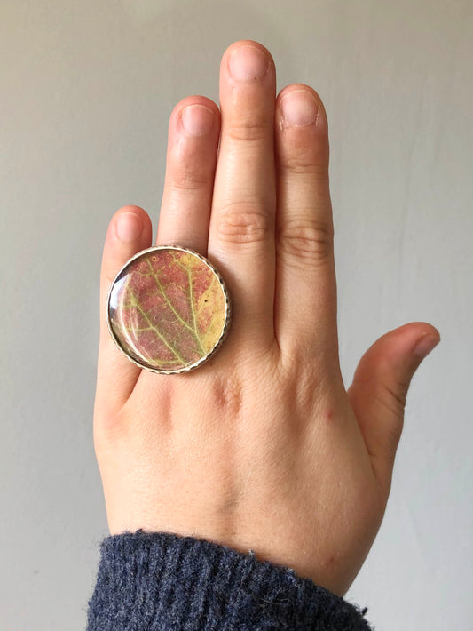 Statementring with real Aspen leaf