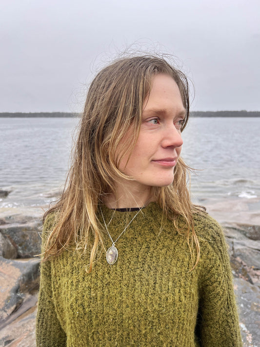 Oval Meadow Bloom Necklace