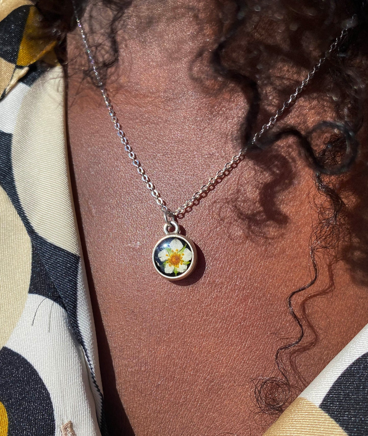 SMULTRON - Small round necklace with a real Smultron flower (Wild Strawberry flower in Swedish)