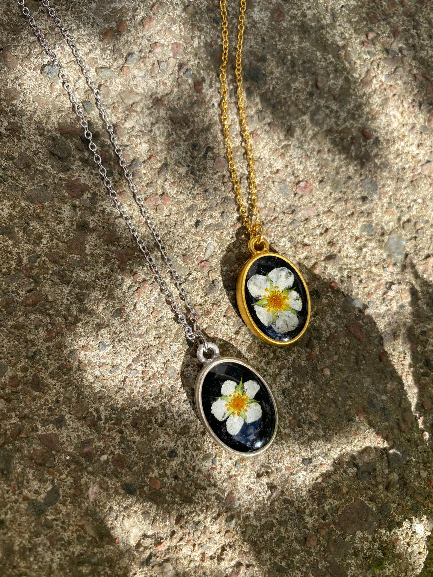 SMULTRON - Oval necklace with a real Smultron flower (Wild Strawberry flower in Swedish)