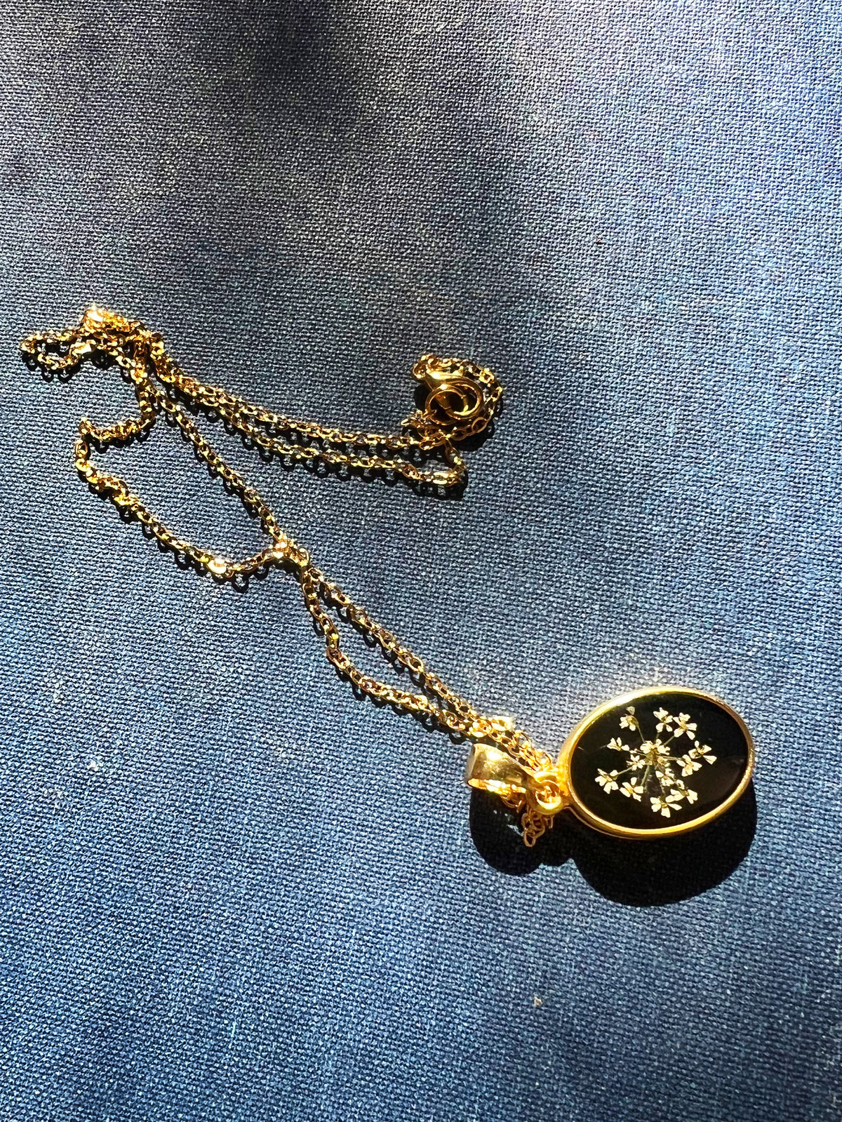 Ground Elder flower necklace