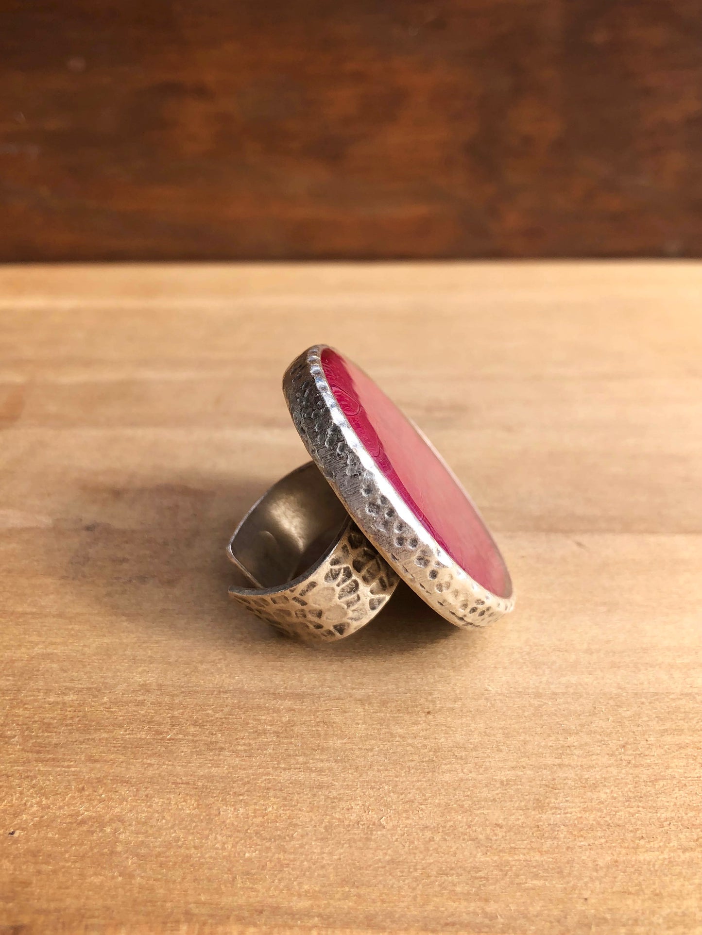 Large ring with intense red leaves