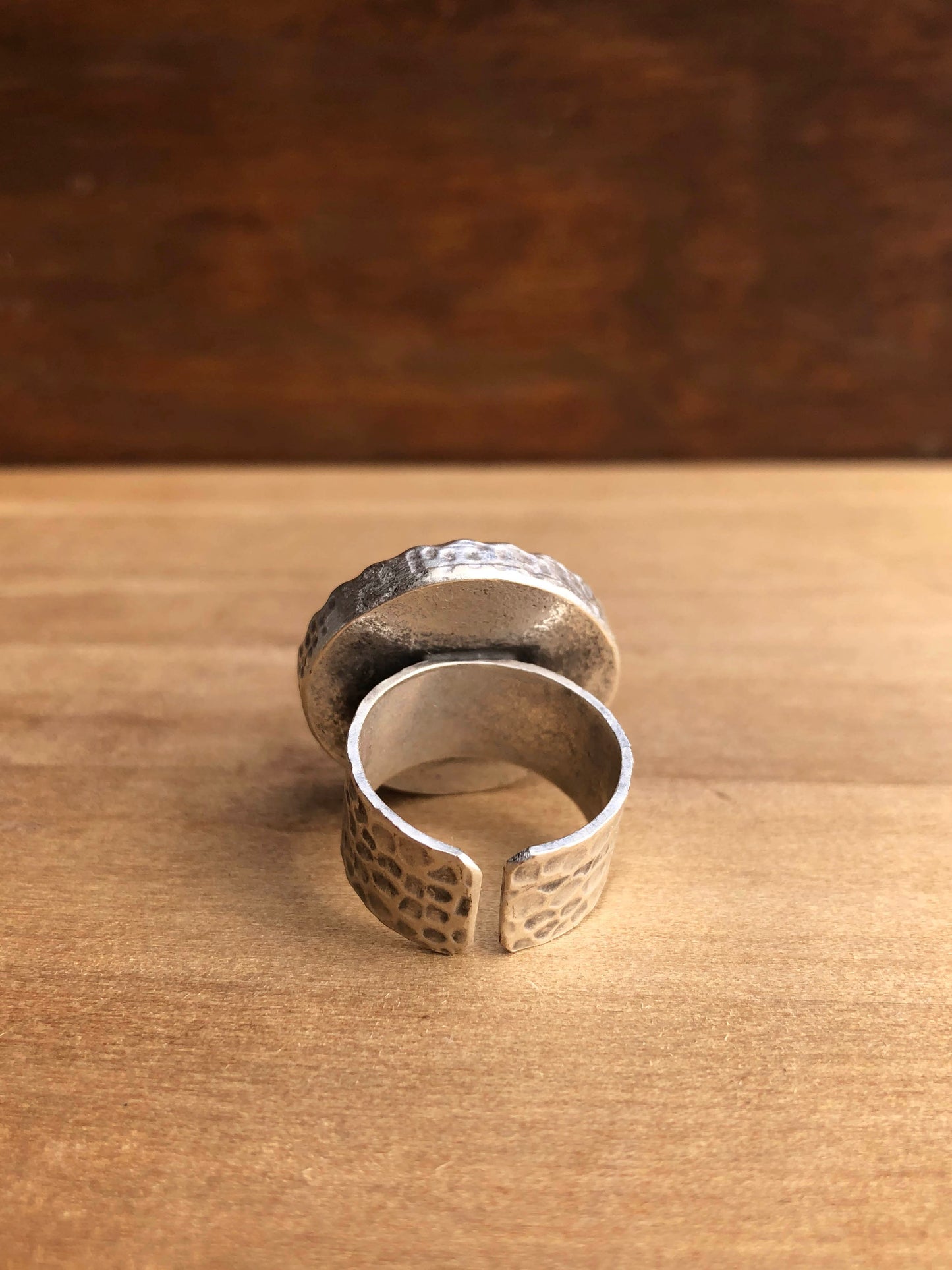 Medium ring with a green Aspen leaf