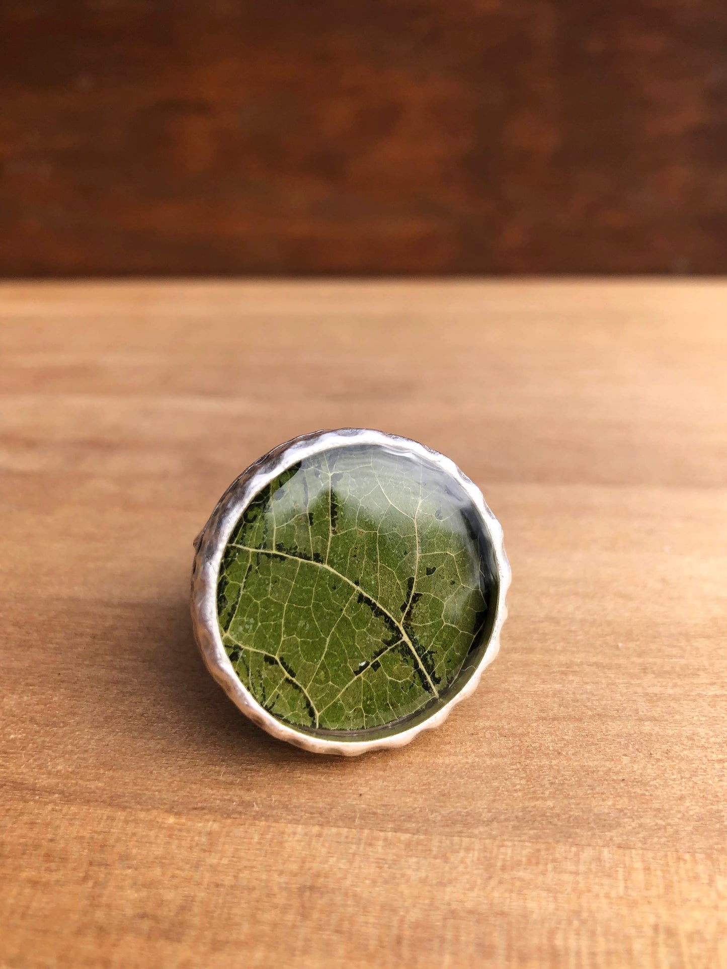 Medium ring with a green Aspen leaf