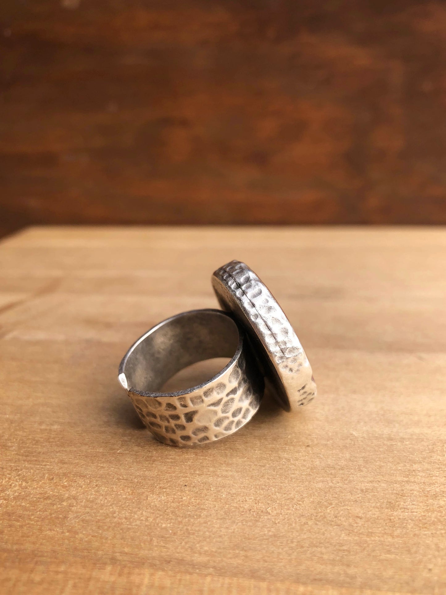 Medium ring with a green Aspen leaf