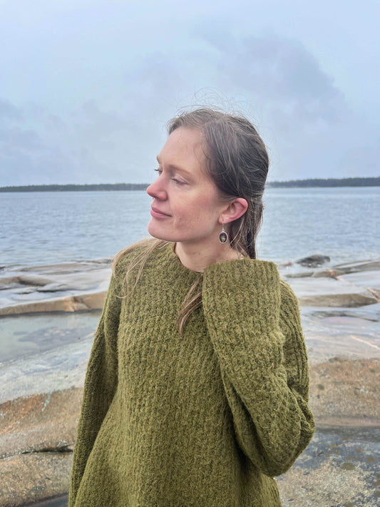 Soft Clover Bloom Earrings