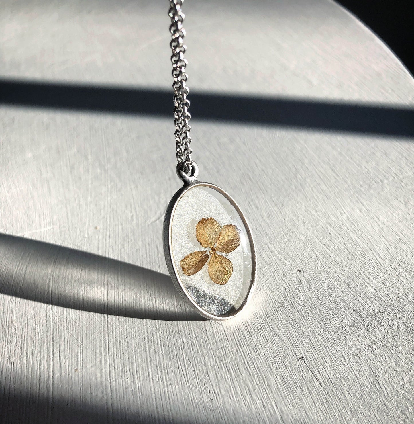 Necklace made of the skeleton Hortensia
